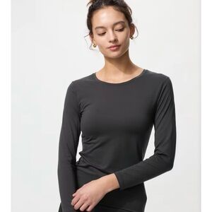 Lot of TWO Women’s Uniqlo Heattech Shirts - Tan and Aqua, size XL